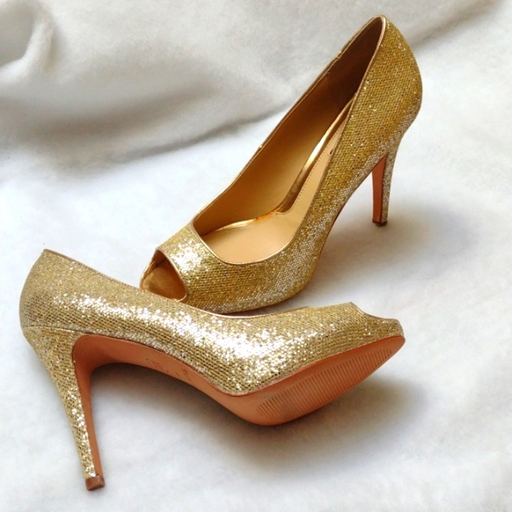 Shoes - Picture 5 of 7